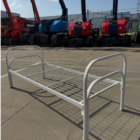 Кровать металлическая белая одноярусная